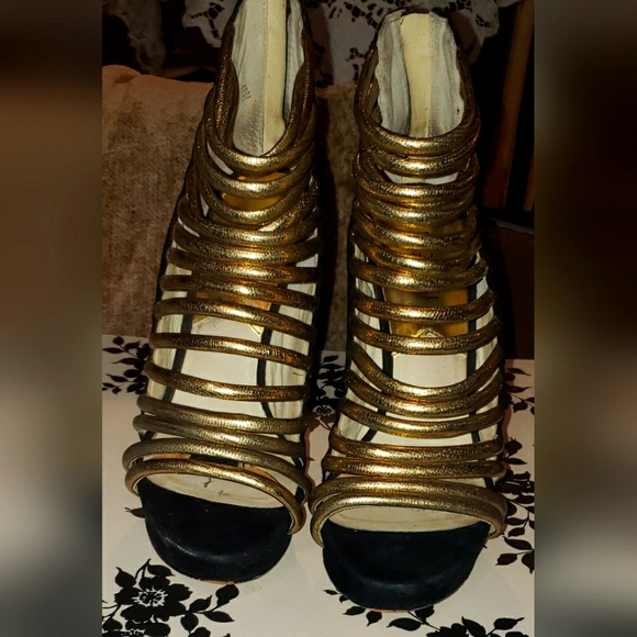 MICHAEL Michael Kors Shoes - Womans Michael michael kors heels size 8m